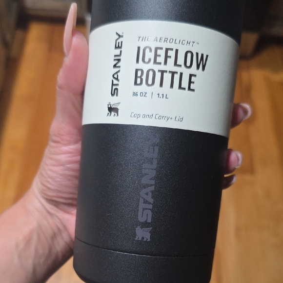Stanley Black IceFlow Water Bottle - Picture 2 of 4